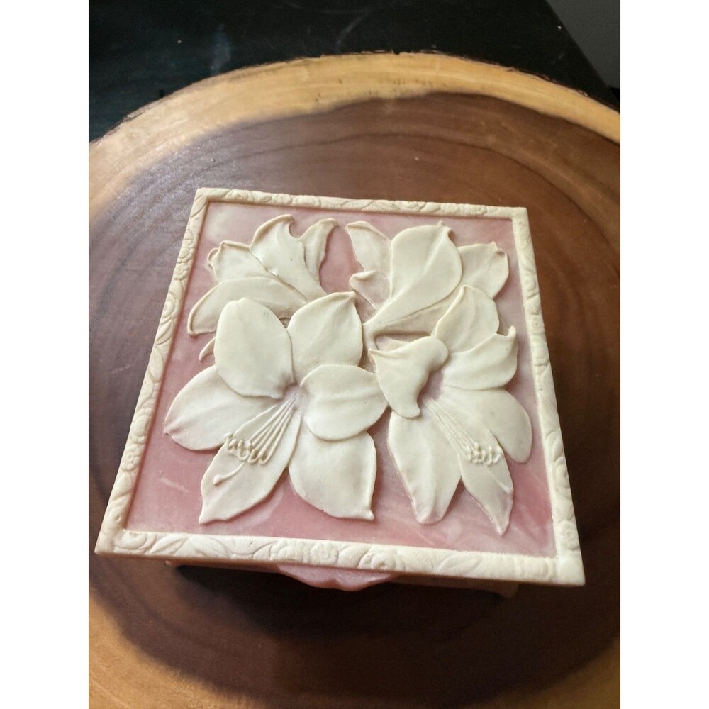 Genuine  Incolay Stone White Calla Lilies on Rose Hinged Trinket Jewelry Box USA